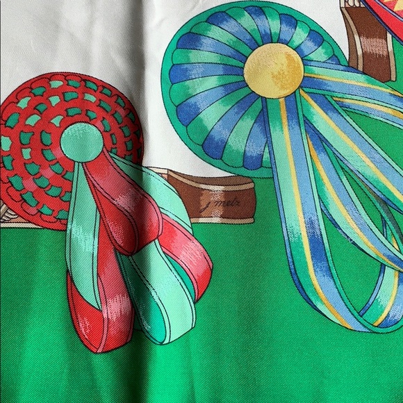 SOLD‼️ Hermès Scarf - Picture 4 of 5